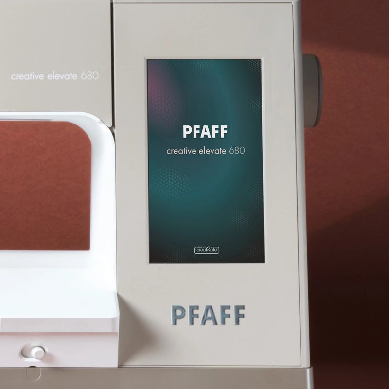 PFAFF Creative Elevate 680 sy- og broderimaskin