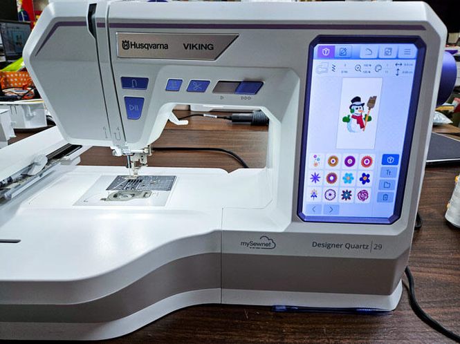 Hovedbilde Husqvarna Designer QUARTZ 29 sy- og broderimaskin